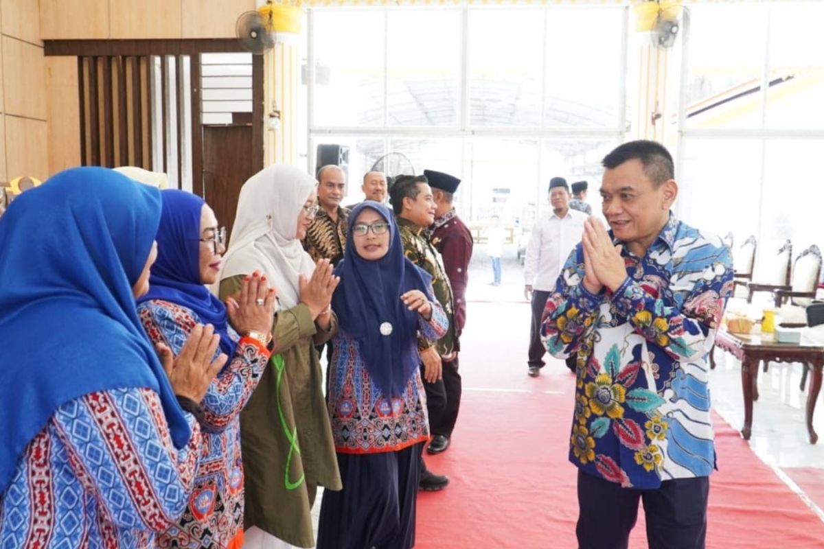 Peringatan Hari Guru di Langkat, ratusan guru ikuti seminar