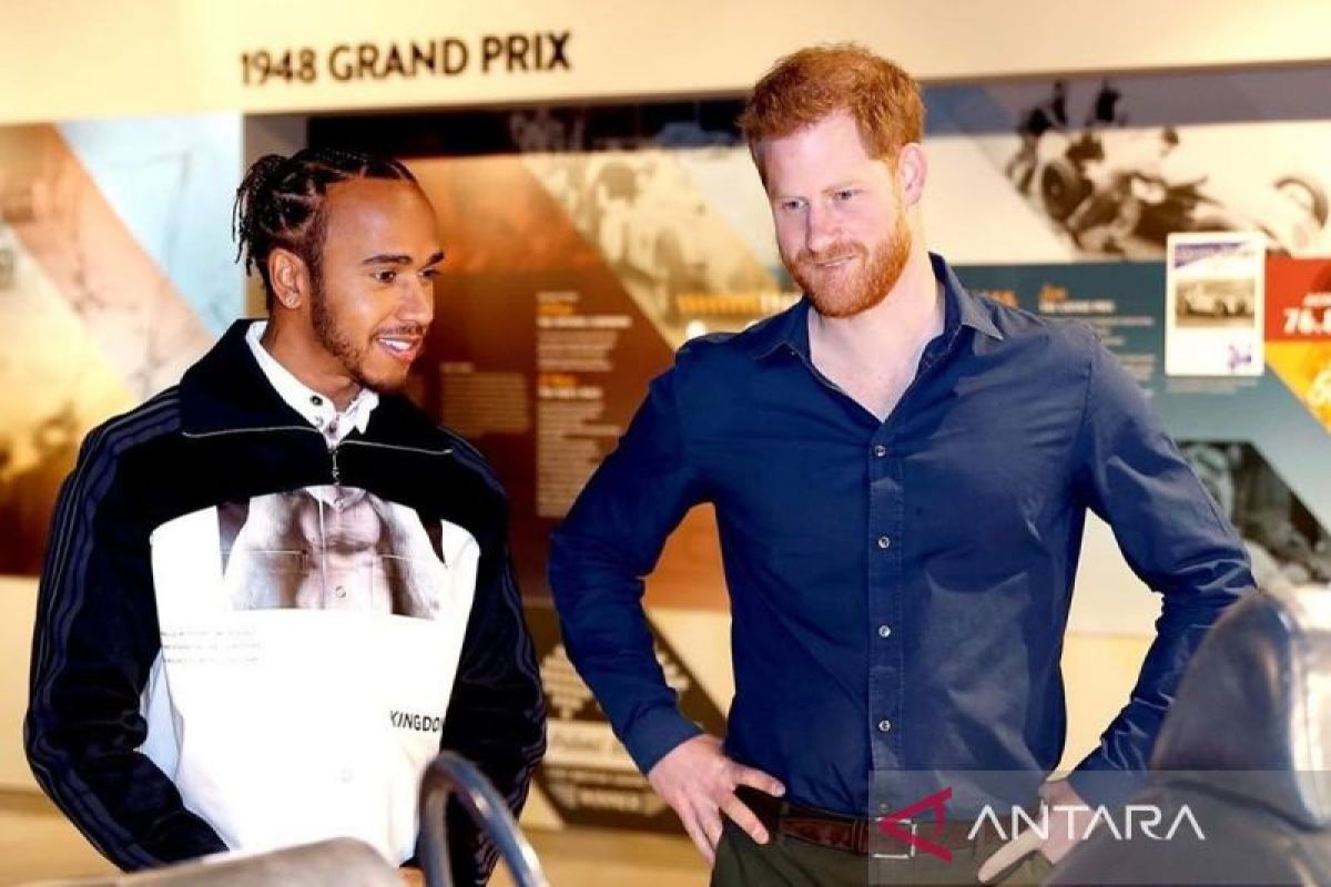 Lewis Hamilton emosional usai lakoni balapan terakhir bersama Mercedes