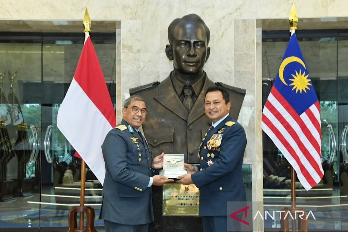 TNI AU tingkatkan kerja sama dengan militer udara Malaysia