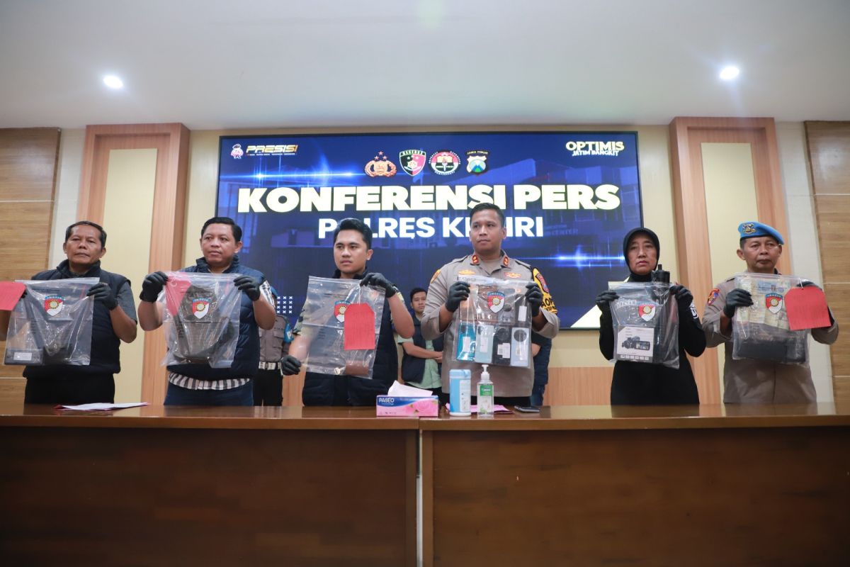 Polres Kediri bekuk pelaku pembunuhan satu keluarga