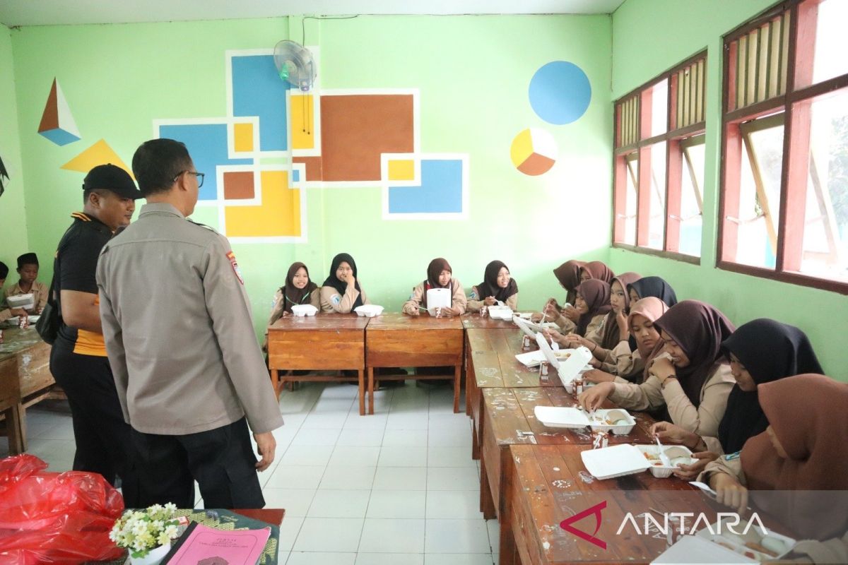 Polres Situbondo uji coba makan berigizi gratis dukung program pusat