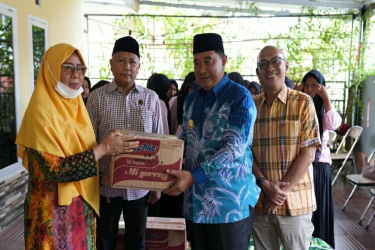 Penjabat Gubernur Sulbar ajak ASN salurkan zakat melalui Baznas