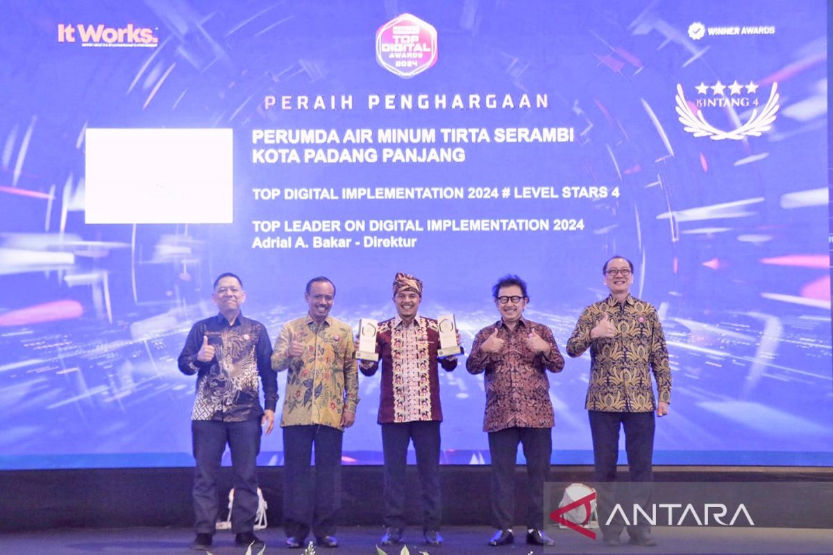 Perumdam Tirta Serambi Padang Panjang raih dua penghargaan Award 2024