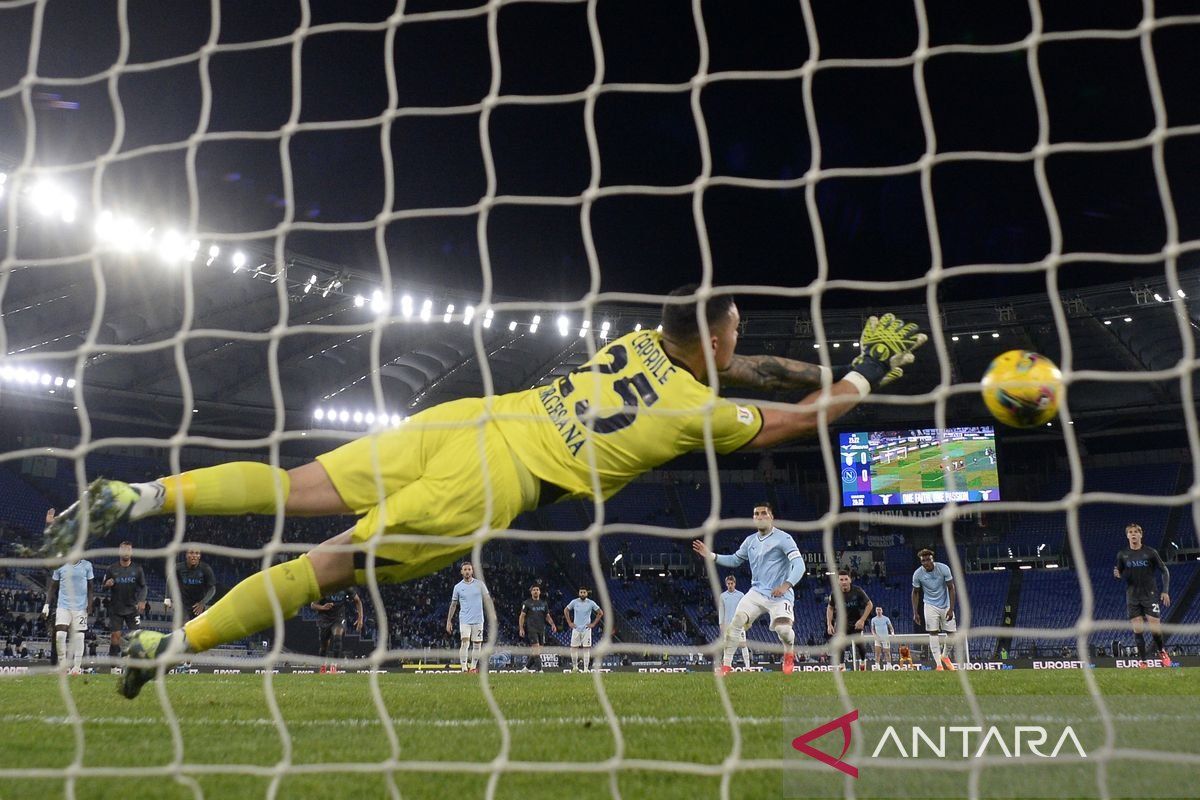 Liga Italia - Napoli gagal kembali ke puncak klasemen setelah kalah 0-1 dari Lazio