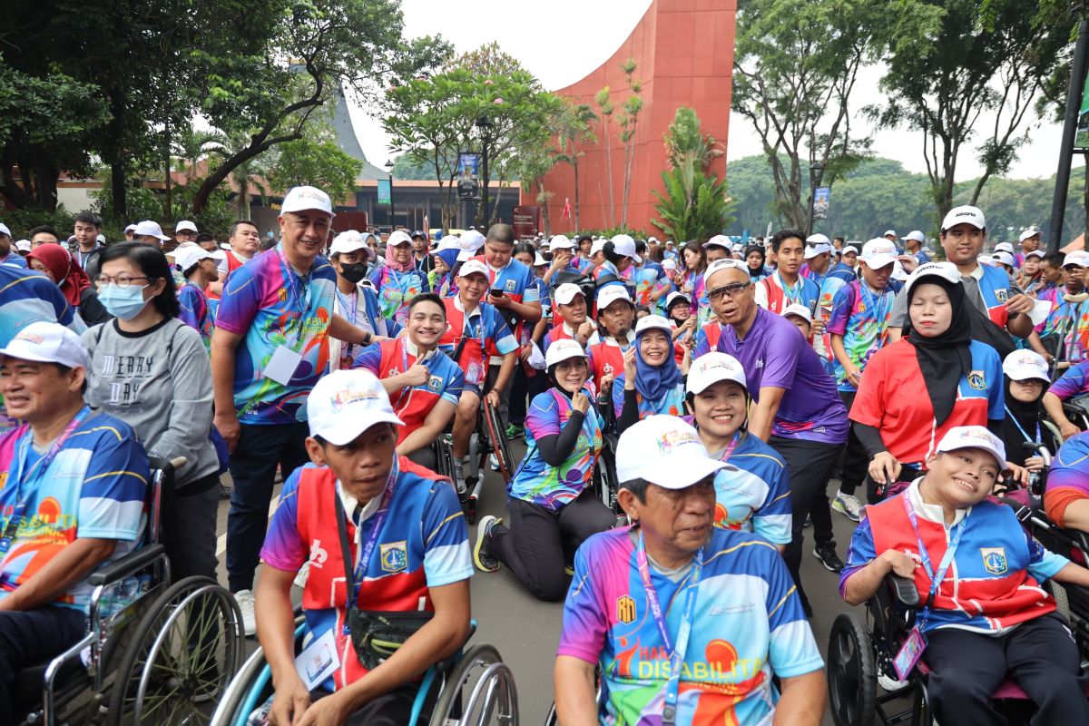 BNI bagikan sembako dan makan gratis di Hari Disabilitas Internasional