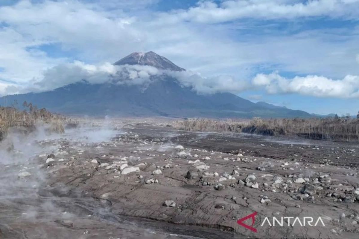 TNBTS: Pembukaan pendakian Gunung Semeru tunggu arahan Dirjen KSDAE