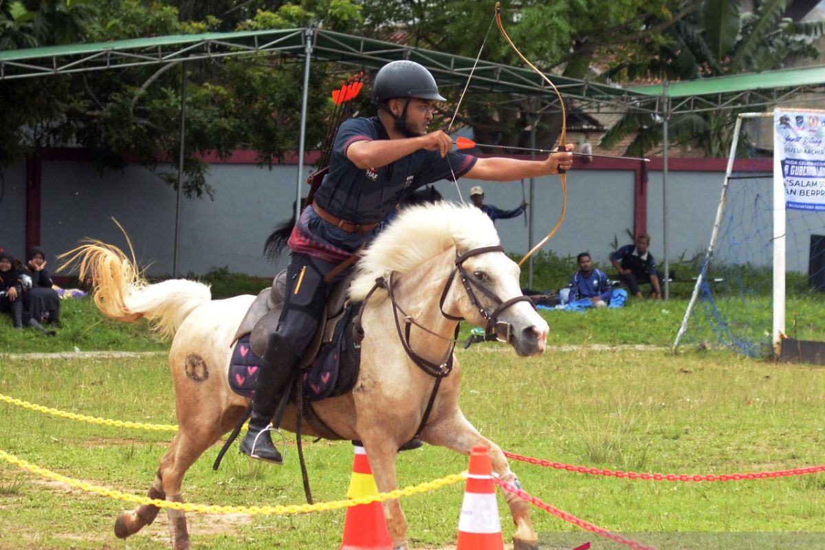 Kejuaraan panahan berkuda di Lampung