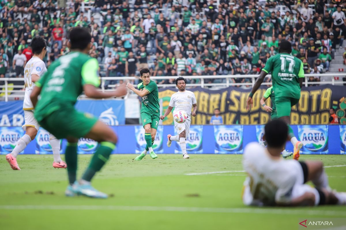 Liga 1 - Persebaya menang dramatis 3-2 lawan Arema