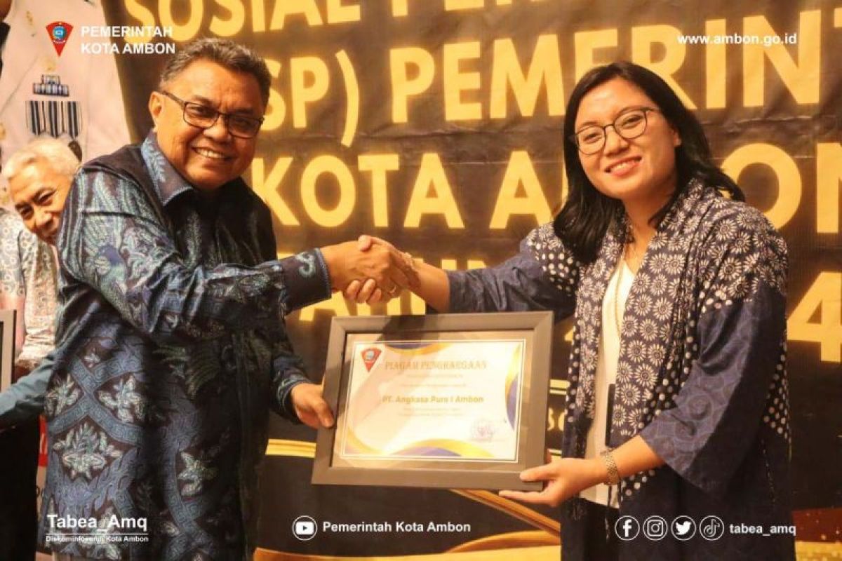 Pemkot Ambon berikan penghargaan ke BUMN dan swasta dukung pembangunan lewat TJSP