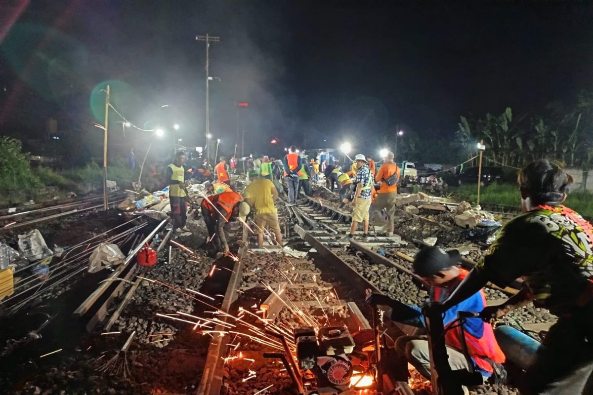 KAI Daop 9 Jember tingkatkan keselamatan jelang Angkutan Natal