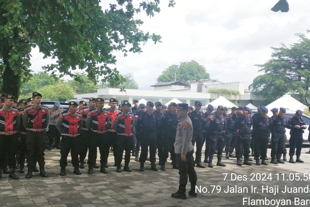 Polda Sumbar jaga ketat rapat pleno rekapitulasi hasil Pemilu Gubernur