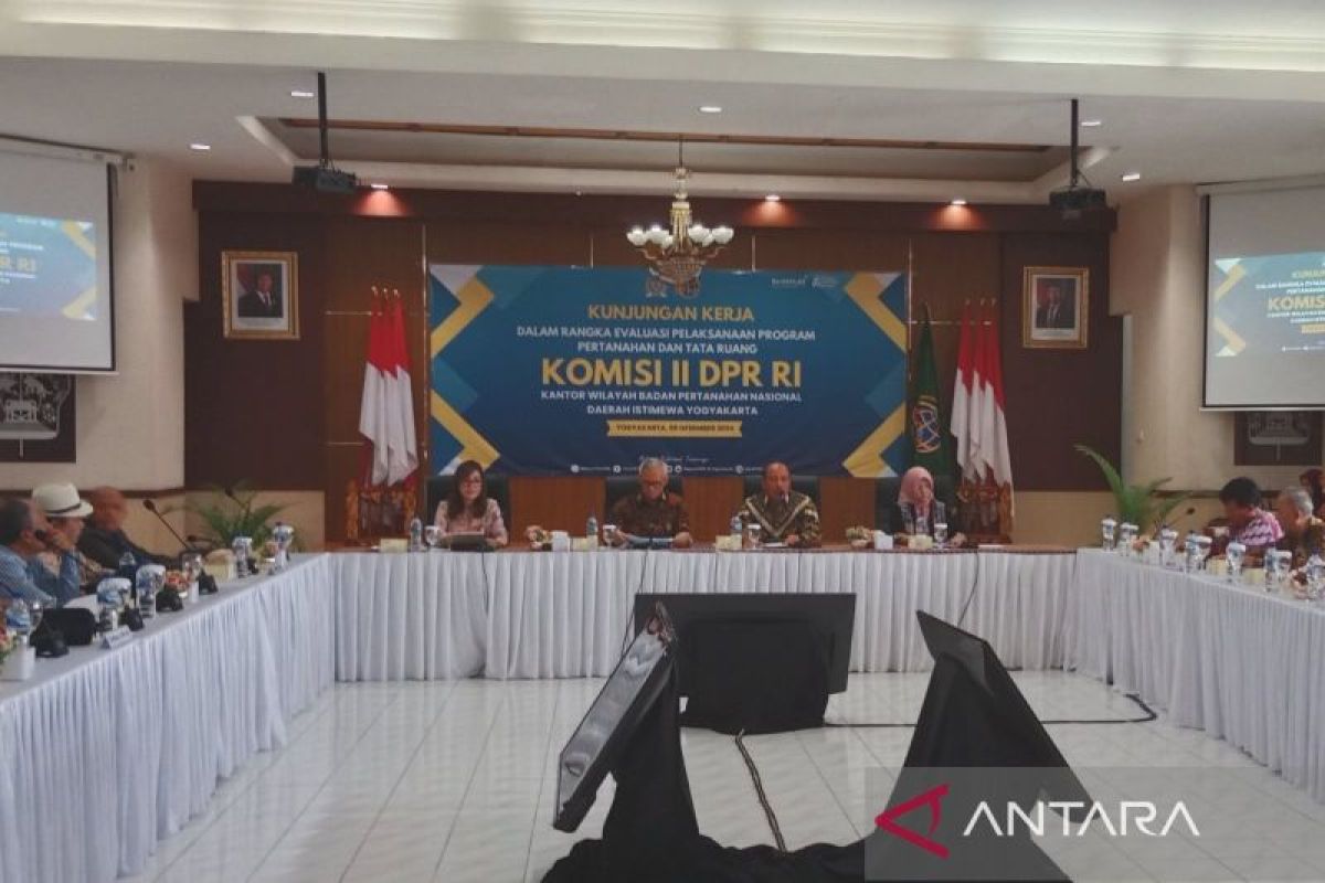 Komisi II DPR RI apresiasi digitalisasi data pertanahan di BPN DIY