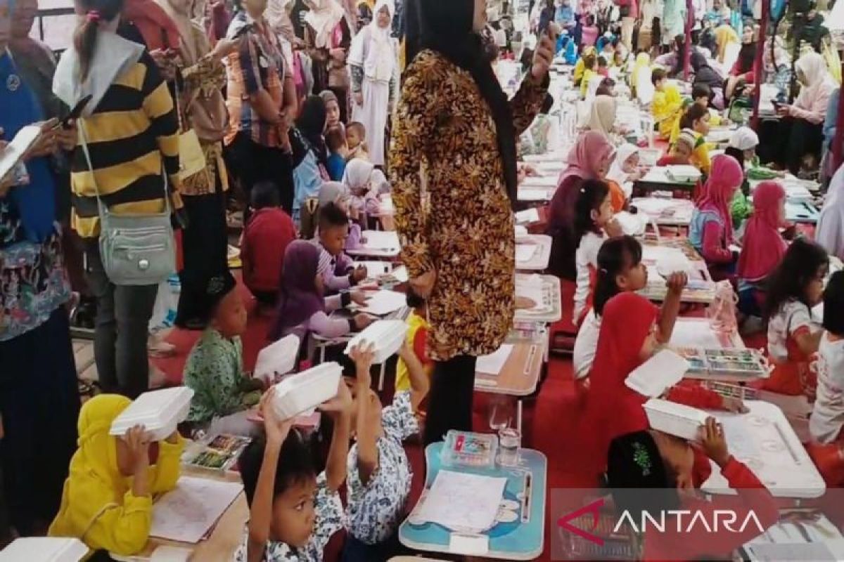 Pemkot Pekalongan  masifkan gerakan cinta batik melalui lomba mewarnai