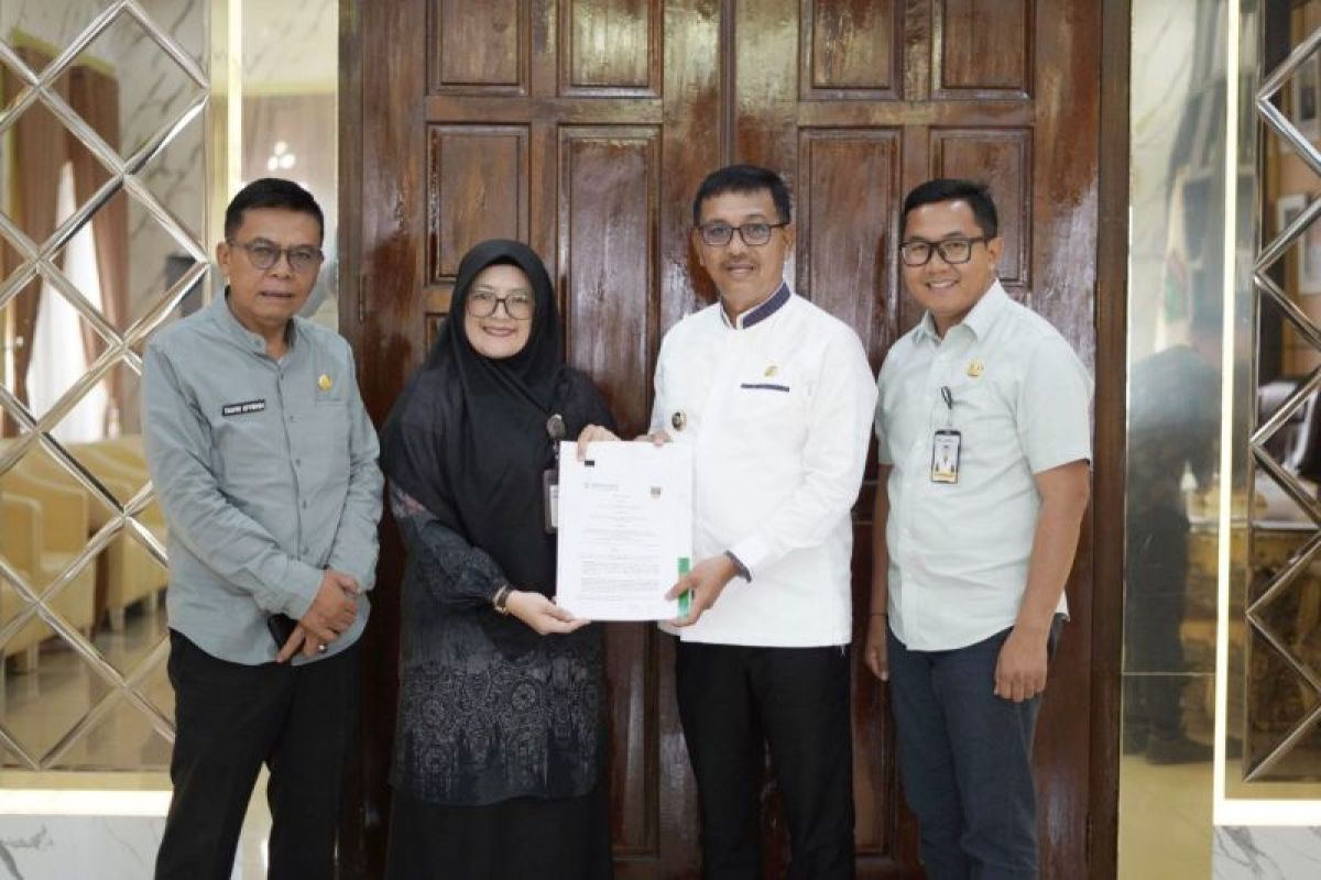 Bupati Solok Selatan komitmen berikan perlindungan kesehatan 100% masyarakat terdaftar program JKN