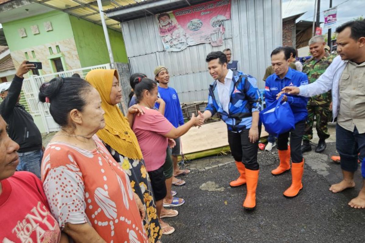 Emil Dardak bersama Demokrat bantu masyarakat terdampak banjir di Sidoarjo