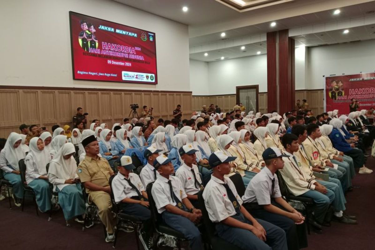 Kejaksaan edukasi pelajar dalam melawan korupsi di Lombok Tengah