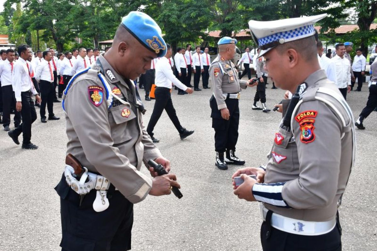 Propam Polda NTT periksa senpi milik anggota Polda