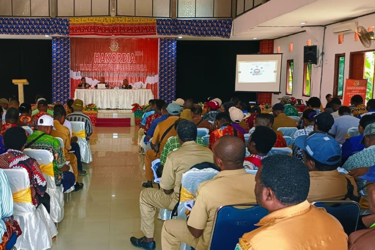 DPMK Kaimana gandeng Kejari beri penyuluhan anti-korupsi aparat desa