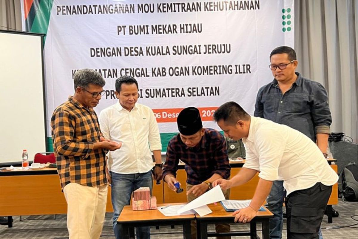 PT Bumi Mekar Hijau dan Desa Kuala Sungai Jeruju produktifkan lahan