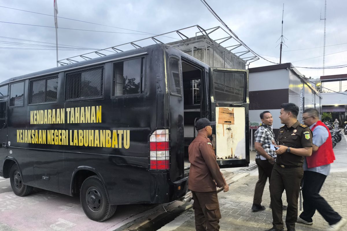 Dirut PUDAM Tirta Bina Labuhanbatu ditahan terkait pengelolaan retribusi Rp1,4 miliar