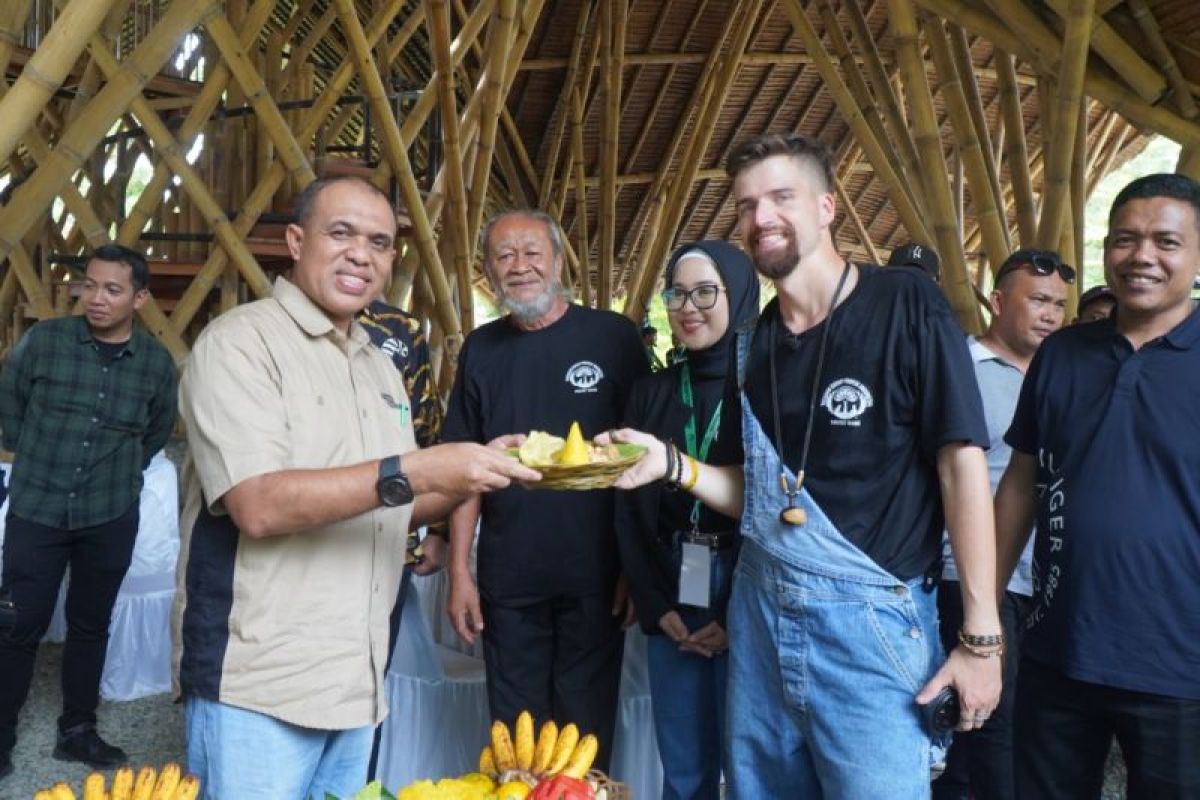 Pj Bupati Langkat resmikan desa daur ulang Bahorok