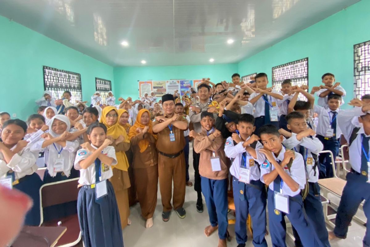 Polisi kunjungi sekolah di Rupat