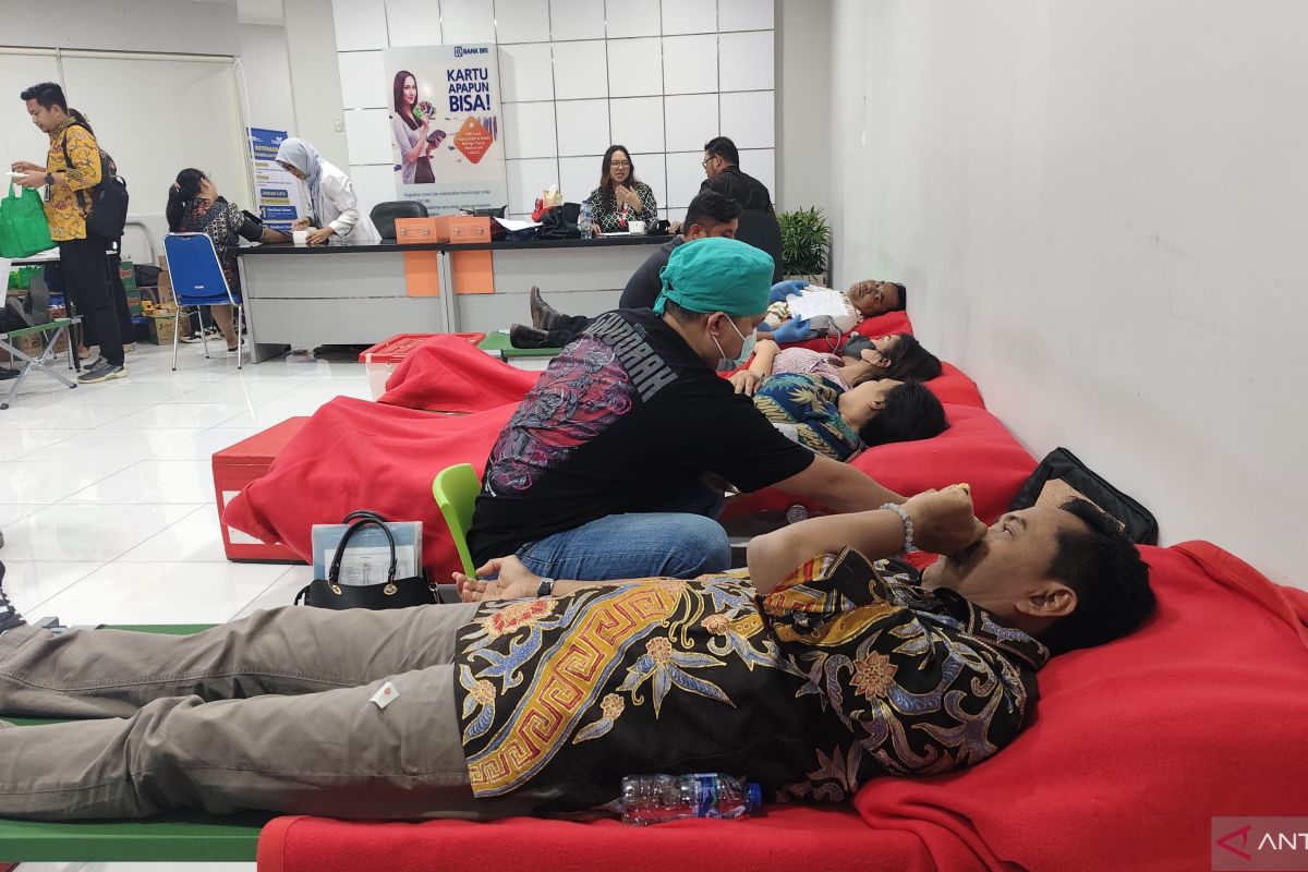 BRI Regional Manado peduli sesama gelar donor darah