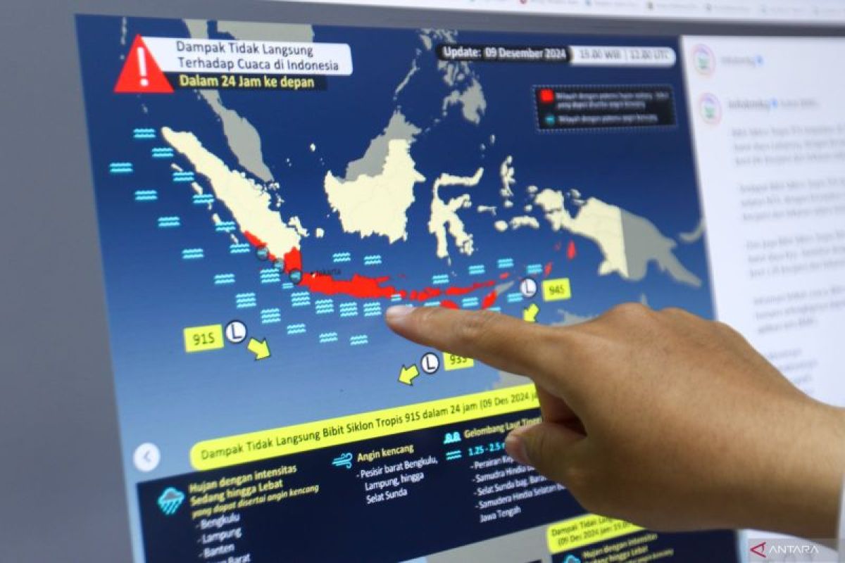 BMKG prakirakan sebagian besar wilayah RI hujan petir pada Rabu