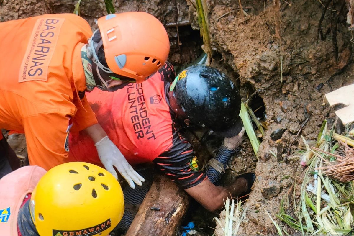 Operasi SAR ditutup, dua korban tertimbun longsor di Sukabumi dinyatakan hilang