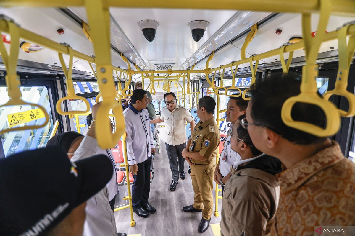 Transjakarta tutup sementara dua halte