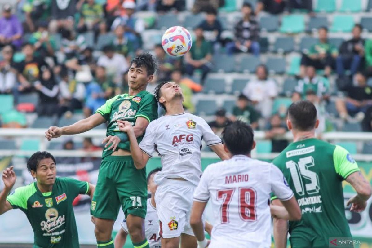 Liga 1 - Persebaya telan Persik 4-1