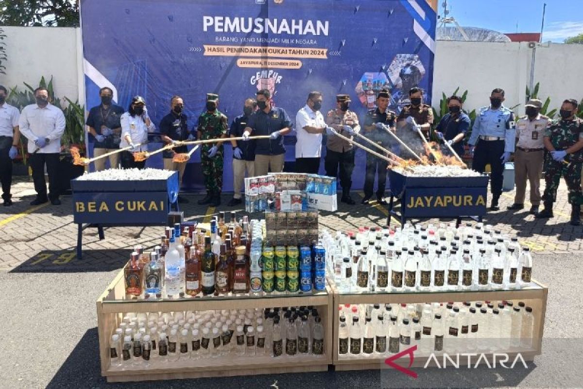 Kantor Bea Cukai Jayapura musnahkan barang ilegal senilai Rp108,3 juta