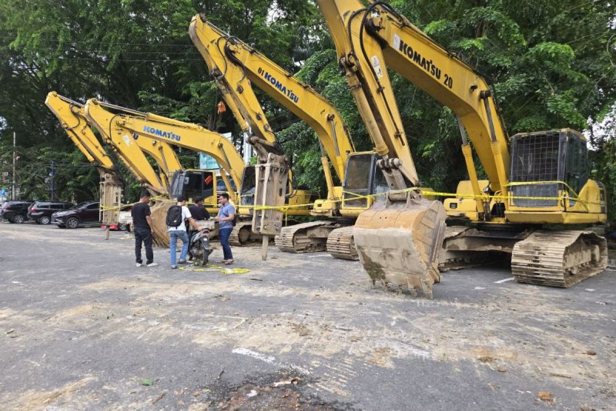 Polresta Padang amankan empat unit alat berat diduga terkait tambang ilegal