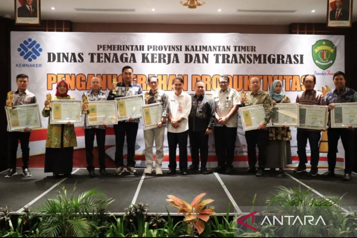 Pemprov Kaltim  beri penghargaan perusahaan produktif berdaya saing