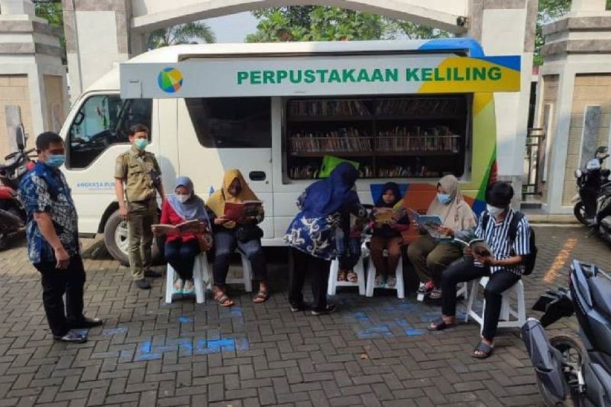 Mobil perpustakaan keliling Kota Tangerang telah sambangi seribu titik