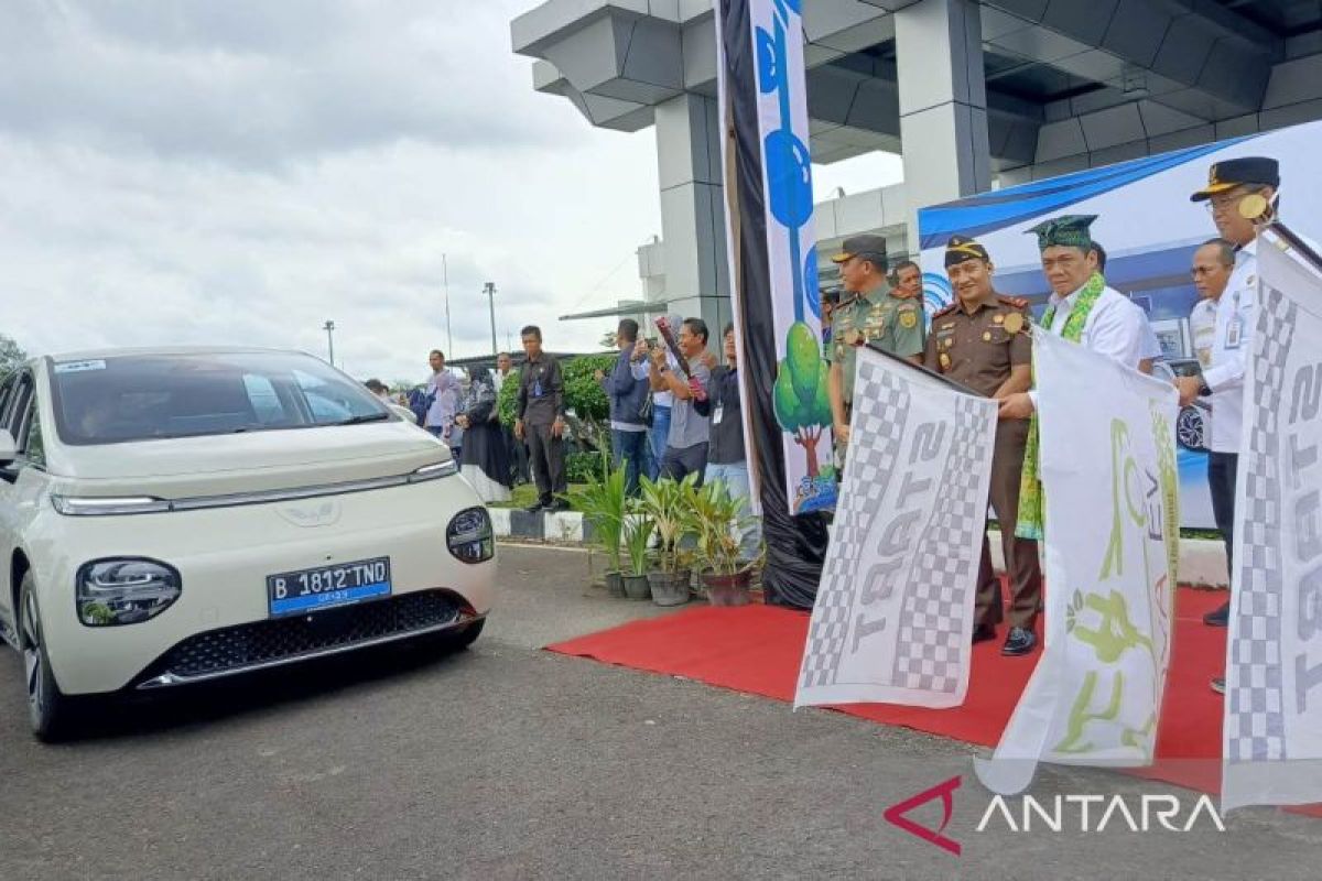 Wamendes PDT lepas touring mobil listrik di Bangka Belitung