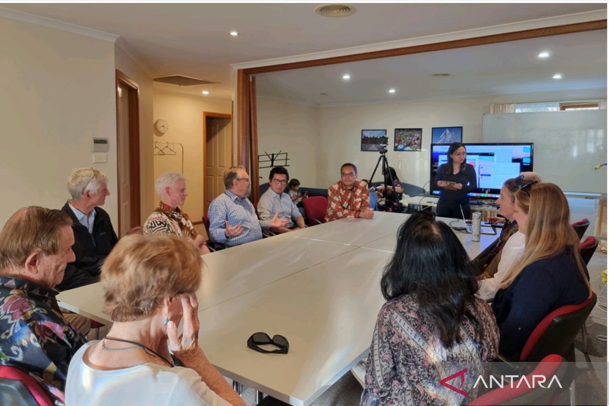 Embassy holds Indonesian language class for adults in Canberra