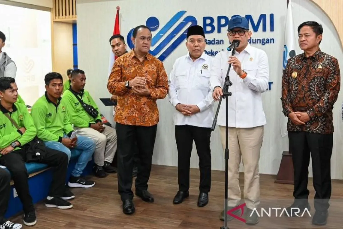 Menteri PPMI resmikan ruang tunggu PMI di Bizam Lombok Tengah