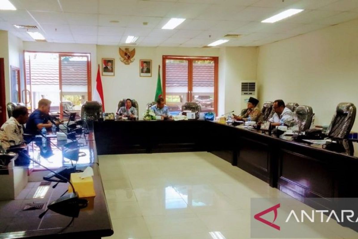 DPRD Maluku: sering langka, kuota minyak tanah perlu ditinjau ulang
