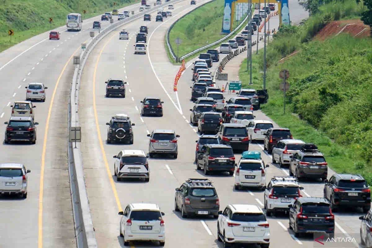 Pemerintah batasi operasional angkutan barang selama Natal-Tahun Baru