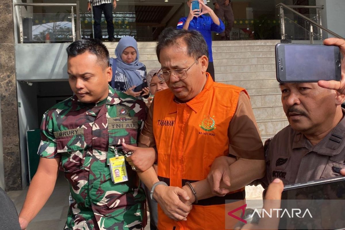 Mantan Ketua PMI Riau ditahan jaksa atas dugaan korupsi dana hibah