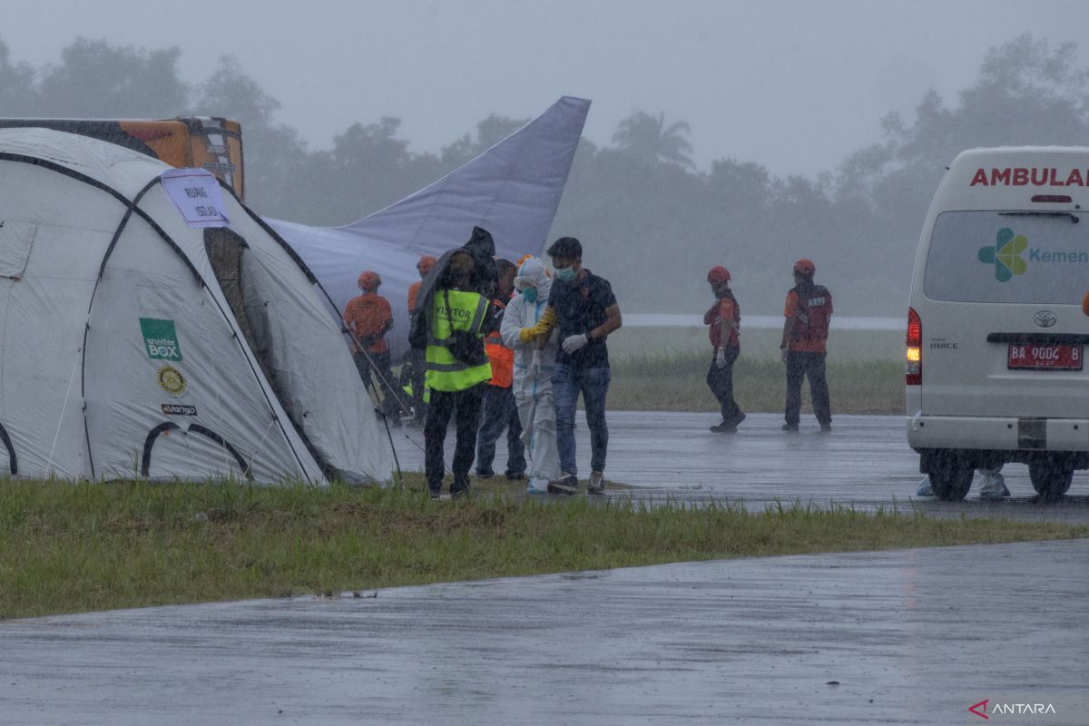 Angkasa Pura simulasi penanganan penumpang terinfeksi penyakit menular