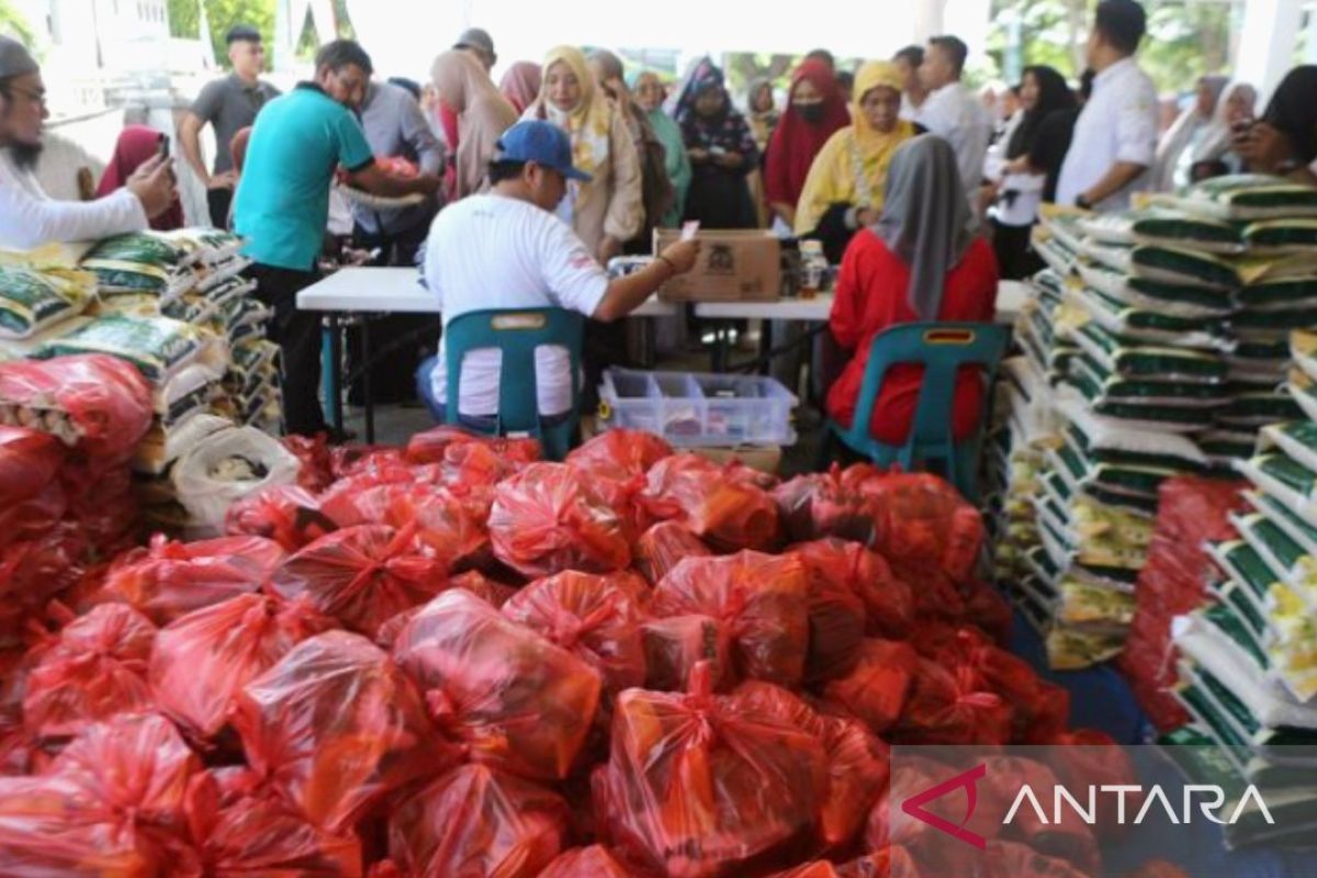 Pemkab Karawang gelar Gerakan Pangan Murah stabilkan harga