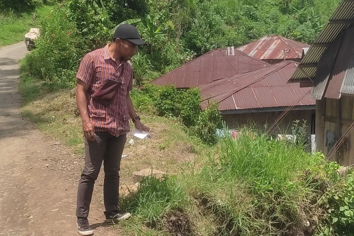 Pemkab Manggarai identifikasi tanah longsor akibatkan jalan rusak