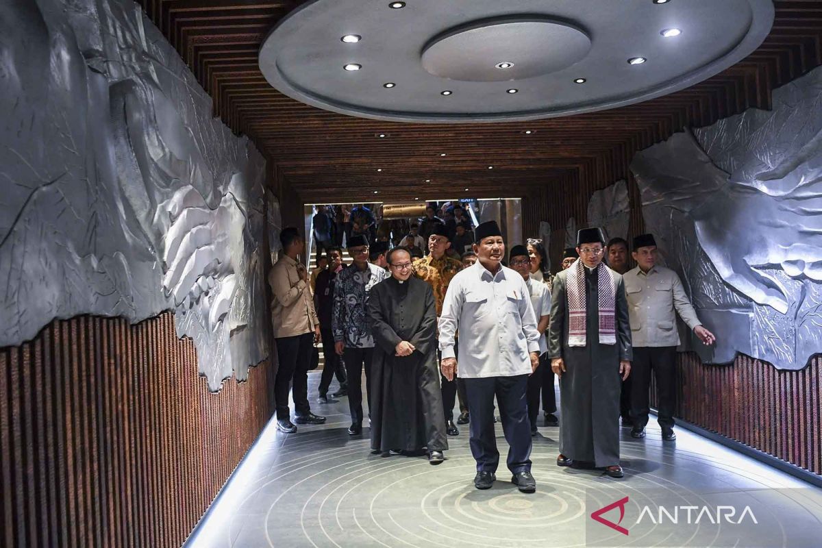 Prabowo berkelakar minta maaf ke Jokowi resmikan terowongan Istiqlal