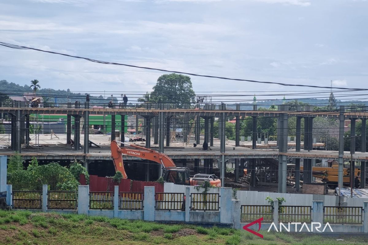 PUPR Manokwari selesaikan pembangunan tahap III gedung serbaguna Mambruk