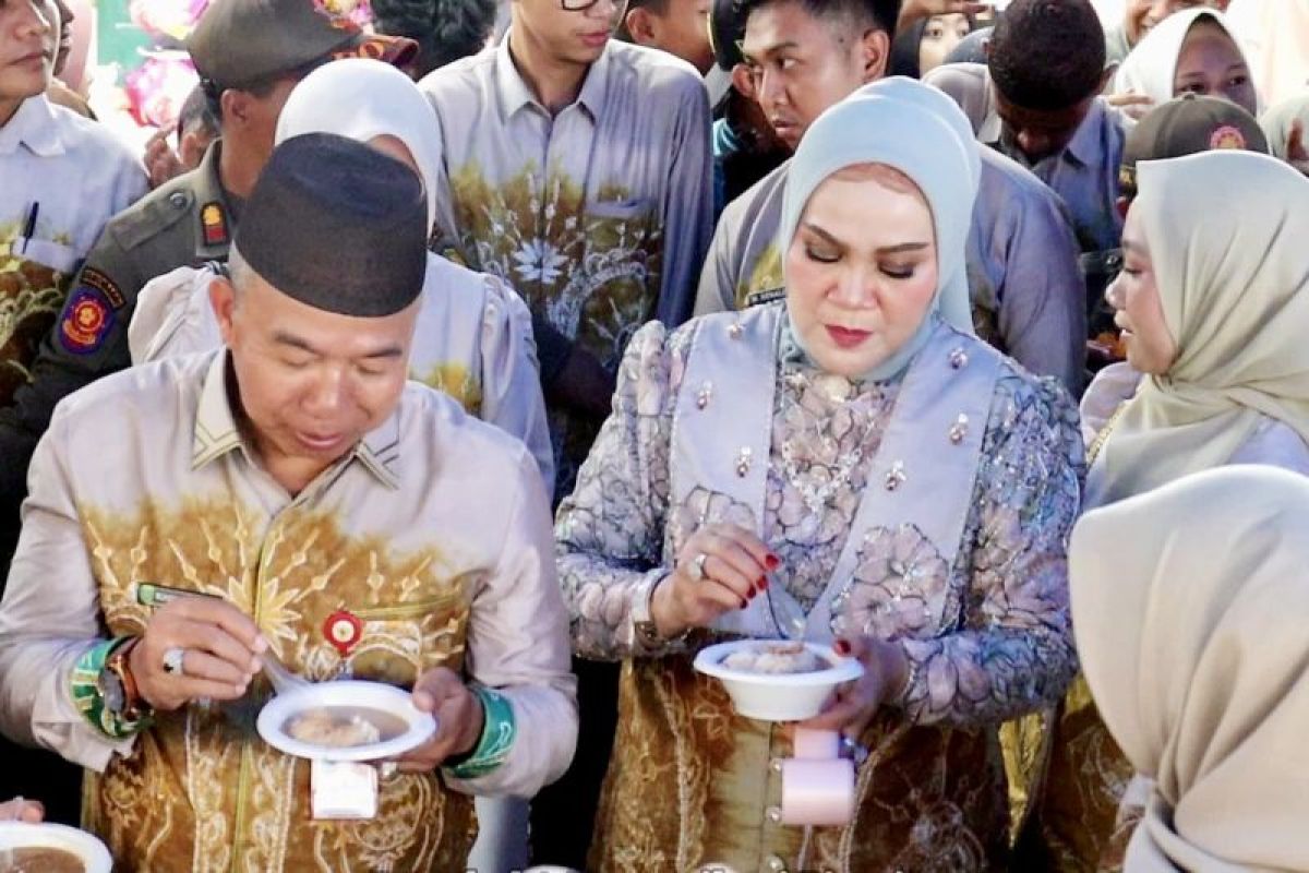 Pemkab Tapin bagikan 59 ribu wadai gratis saat Harjad ke-59