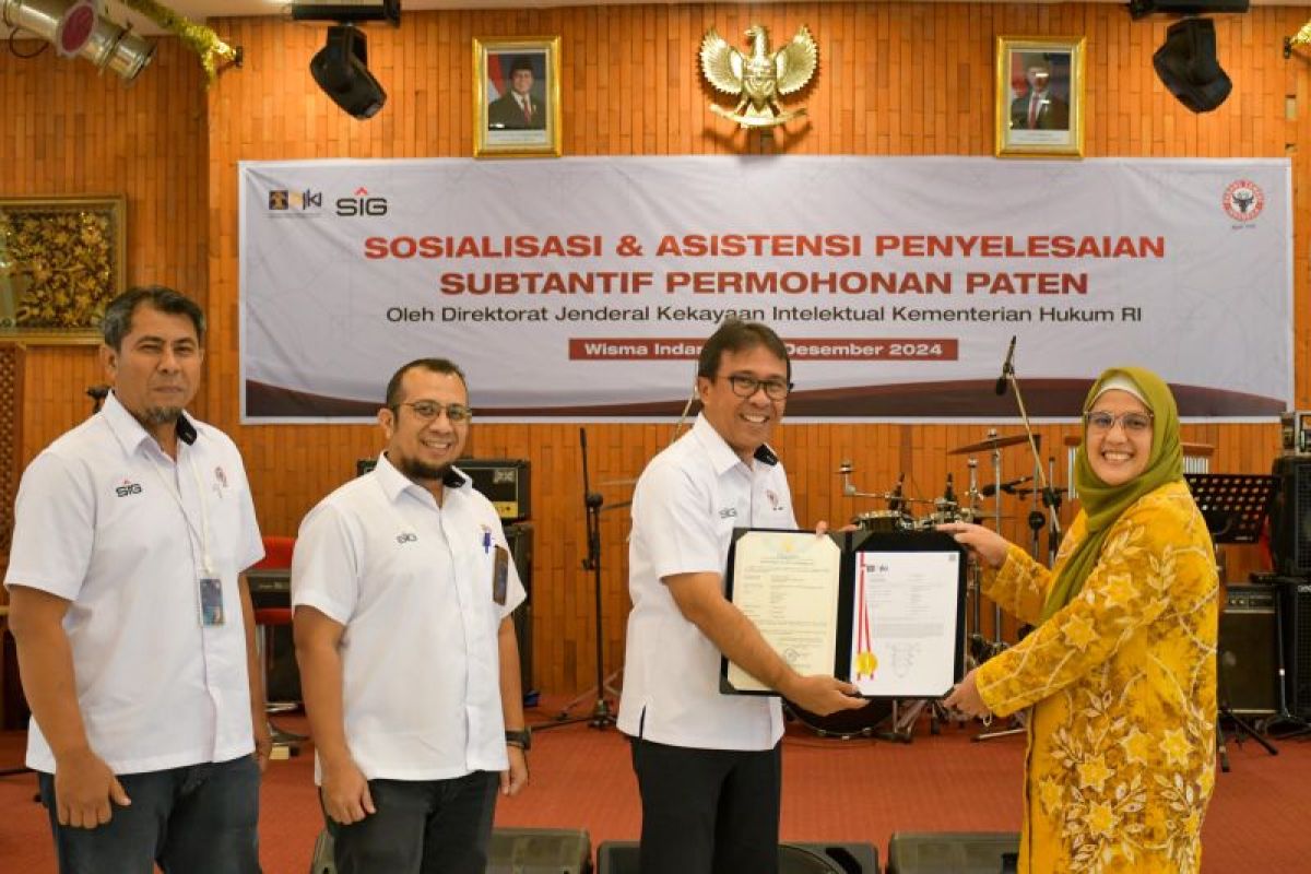 PT Semen Padang Terima Sertifikat Paten dari Dirjen Kekayaan Intelektual