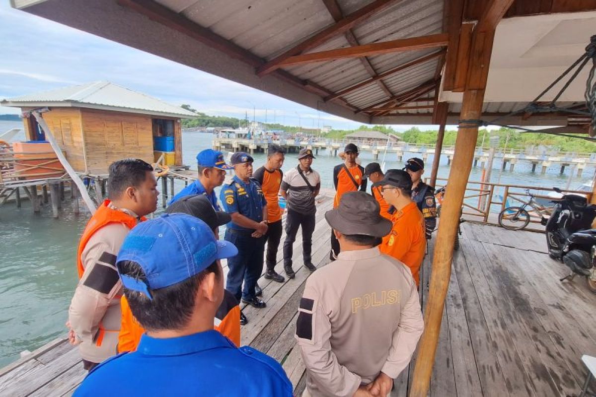 Tim SAR gabungan lanjutkan pencarian korban speed boat tenggelam di Karimun