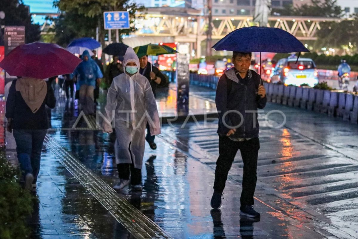 Jakarta carries out weather modification to prevent floods